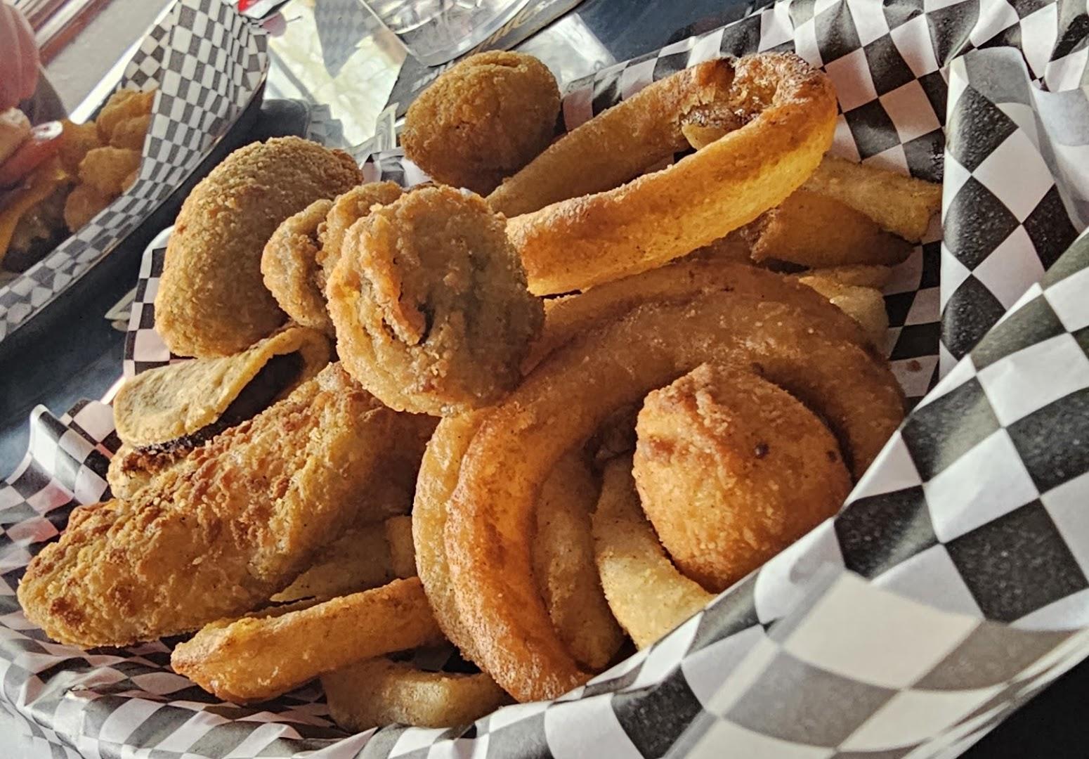 Tracker's Pub & Grub